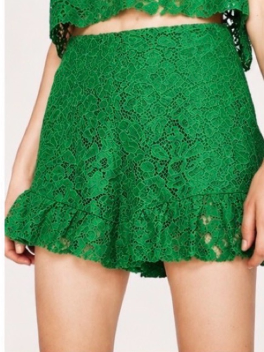 Zara Basic Emerald Green Floral Lace Ruffle Hem Shorts Size Medium